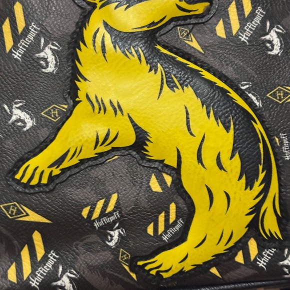 Harry Potter Hufflepuff Mini Backpack - Picture 2 of 3